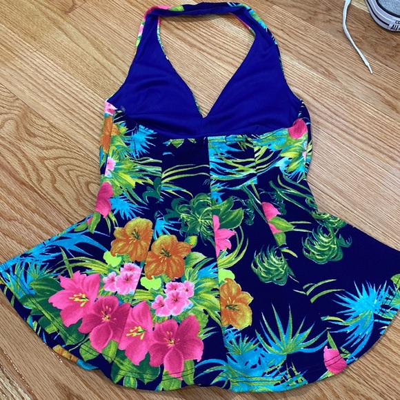 Tropical floral peplum halter top - Picture 2 of 2
